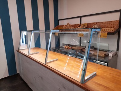 Banco in vetro 10mm + f.l.+ tempera per pizzeria