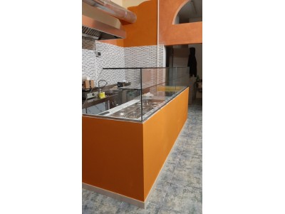 Banco in vetro 10mm + f.l. + tempera + incollaggio a Raggi U.V.A. per gelateria