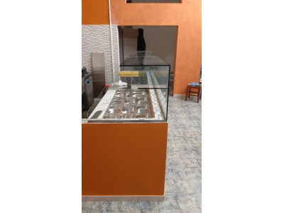 Banco in vetro 10mm + f.l. + tempera + incollaggio a Raggi U.V.A. per gelateria