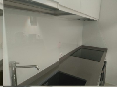 Schienale cucina in vetro temperato 6mm verniciato bianco