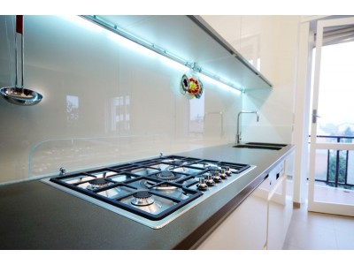 Schienale cucina in vetro temperato 6mm verniciato bianco
