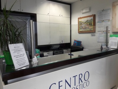 Barriera di protezione in vetro